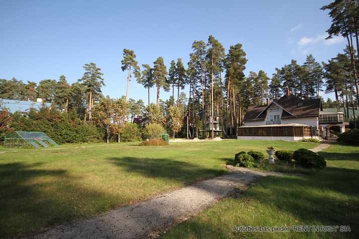 Sludinājumi. Zemes gabals sakoptā privātmāju rajonā. 3 min gājiena attālumā Baltezers. Visas pilsētas Cena: 120000 EUR Foto #1