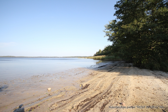 Sludinājumi. Zemes gabals sakoptā privātmāju rajonā. 3 min gājiena attālumā Baltezers. Visas pilsētas Cena: 120000 EUR Foto #6
