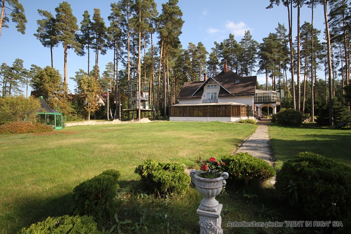 Sludinājumi. Zemes gabals sakoptā privātmāju rajonā. 3 min gājiena attālumā Baltezers. Visas pilsētas Cena: 120000 EUR Foto #2