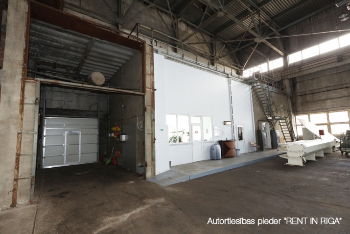Sludinājumi. Sausas/siltas ražošanas telpas Uriekstes ielā, blakus tirdzniecības ostai.  Ēka daļēji ir renovēta, Cena: 5537 EUR/mēn Foto #7
