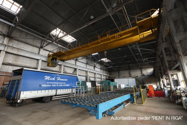 Sludinājumi. Sausas/siltas ražošanas telpas Uriekstes ielā, blakus tirdzniecības ostai.  Ēka daļēji ir renovēta, Cena: 5537 EUR/mēn Foto #4