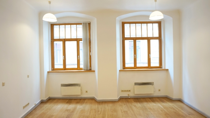 Sludinājumi. Telpas ar labu auru būs lieliski piemērotas draudzīgam, saliedētam kolektīvam. Tiek iznomātas Cena: 780 EUR/mēn Foto #3