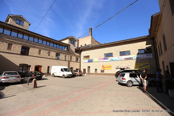 Объявление. Pārdodam atsevišķi stāvošu īpašumu Jēzusbaznīcas ielā 7a.  + Īpašums ieskauts vēsturisko koka ēku Цена: 2.8e+06 EUR Foto #1