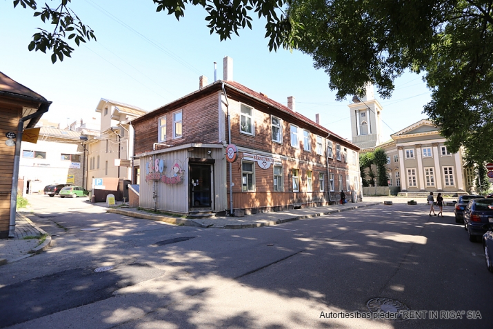 Объявление. Pārdodam atsevišķi stāvošu īpašumu Jēzusbaznīcas ielā 7a.  + Īpašums ieskauts vēsturisko koka ēku Цена: 2.8e+06 EUR Foto #6