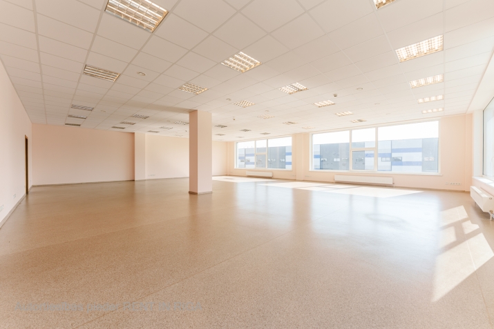 Объявление. Новый проект в соседней Пардаугаве.  Сдается офисное помещение на втором этаже здания. Помещение Цена: 1035 EUR/мес. Foto #2