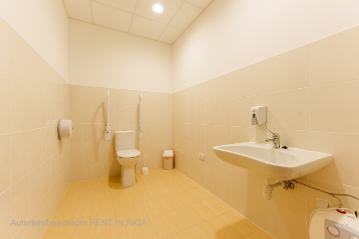 Объявление. Новый проект в соседней Пардаугаве.  Сдается офисное помещение на втором этаже здания. Помещение Цена: 1035 EUR/мес. Foto #7