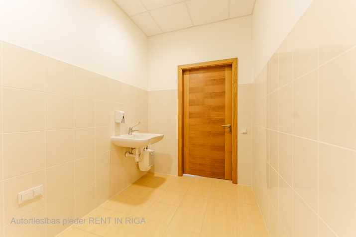 Объявление. Новый проект в соседней Пардаугаве.  Сдается офисное помещение на втором этаже здания. Помещение Цена: 1035 EUR/мес. Foto #8