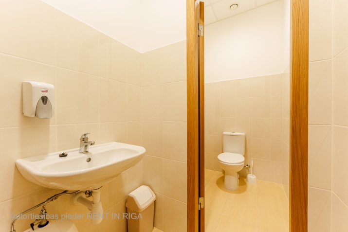 Объявление. Новый проект в соседней Пардаугаве.  Сдается офисное помещение на втором этаже здания. Помещение Цена: 1035 EUR/мес. Foto #9