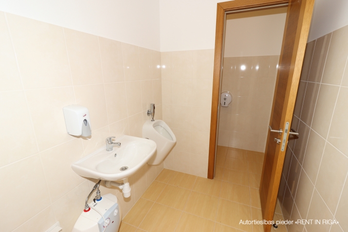 Объявление. Jauns projekts tuvajā Pārdaugavā.  Biroju/tirdzniecības un noliktvau komplekss Daugavgrīvas un Цена: 783 EUR/мес. Foto #5