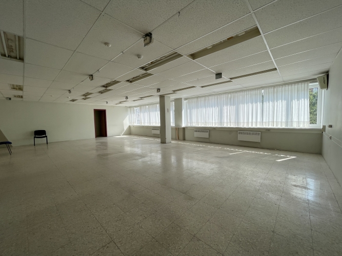 Sludinājumi. Telpas deju studijai, šūšanas ceham, birojam Purvciemā, Dzelzavas ielā, 3. stāvā. Platība sastāv no Cena: 376 EUR/mēn Foto #1