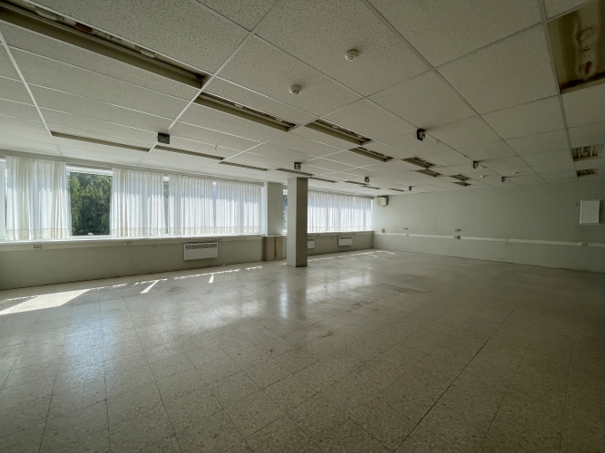 Sludinājumi. Telpas deju studijai, šūšanas ceham, birojam Purvciemā, Dzelzavas ielā, 3. stāvā. Platība sastāv no Cena: 376 EUR/mēn Foto #2