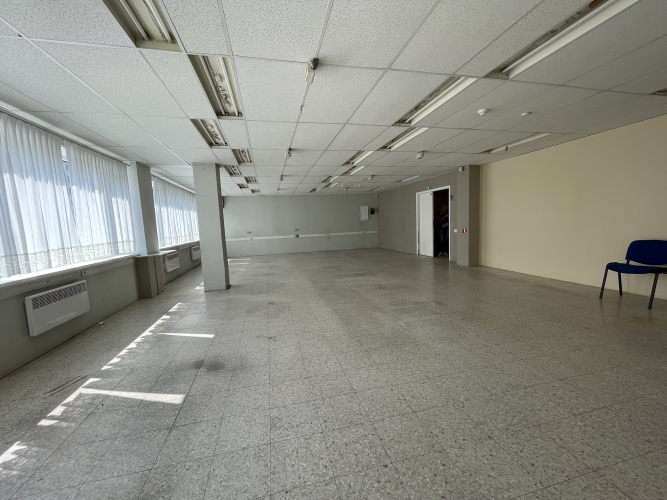 Sludinājumi. Telpas deju studijai, šūšanas ceham, birojam Purvciemā, Dzelzavas ielā, 3. stāvā. Platība sastāv no Cena: 376 EUR/mēn Foto #3