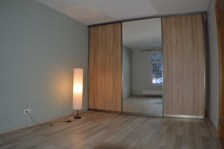 Sludinājumi. Lielisks investīciju objekts  4 dzīvokļu namīpašums klusā, zaļā vietā Čiekurkalnā.    Plānojums: Cena: 450000 EUR Foto #9