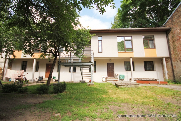 Sludinājumi. Lielisks investīciju objekts  4 dzīvokļu namīpašums klusā, zaļā vietā Čiekurkalnā.    Plānojums: Cena: 450000 EUR Foto #2