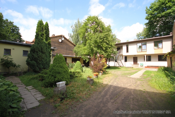 Sludinājumi. Lielisks investīciju objekts  4 dzīvokļu namīpašums klusā, zaļā vietā Čiekurkalnā.    Plānojums: Cena: 450000 EUR Foto #3