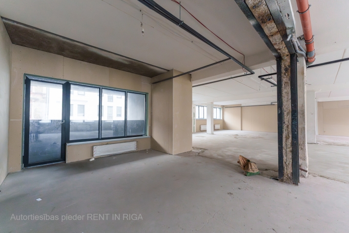 Sludinājumi. Kvalitatīvs birojs. Gala apdare tiek pabeigta atbilstoši nomnieka vēlmēm.  + Platība sastāv no Cena: 10000 EUR/mēn Foto #6