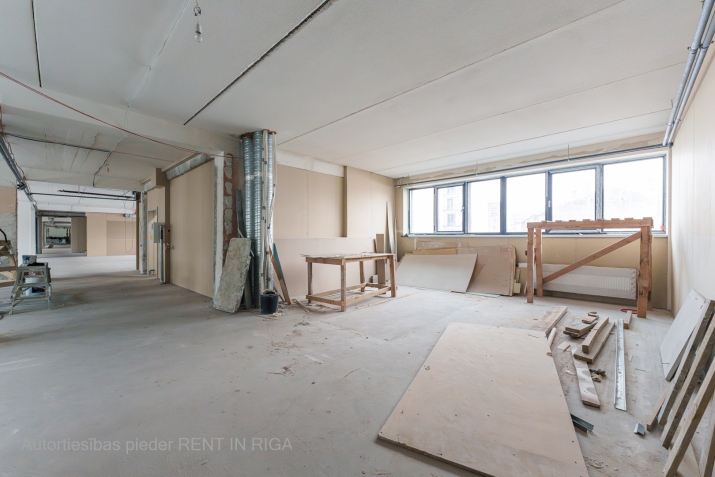 Sludinājumi. Kvalitatīvs birojs. Gala apdare tiek pabeigta atbilstoši nomnieka vēlmēm.  + Platība sastāv no Cena: 10000 EUR/mēn Foto #7