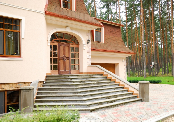 Sludinājumi. Ekskluzīvs namīpašums  atrodas Baltezera ezera krastā - gleznainā vietā! Māja ir 607 kv.m. Zemes Cena: 1.3e+06 EUR Foto #3