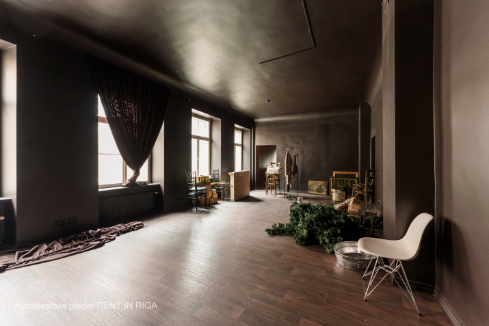 Sludinājumi. Telpas dažādiem uzņēmējdarbības veidiem. Tās atrodas aktīvā gājēju vietā pie Doma laukuma, Latvijas Cena: 1.4859e+06 EUR Foto #9