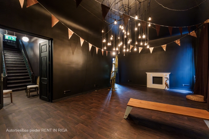 Sludinājumi. Telpas dažādiem uzņēmējdarbības veidiem. Tās atrodas aktīvā gājēju vietā pie Doma laukuma, Latvijas Cena: 1.4859e+06 EUR Foto #6