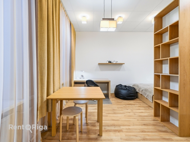 Sludinājumi. Kompakts, kvalitatīvi izremontēts un gaumīgi iekārtots studio dzīvoklis pašā pilsētas centrā.  Cena: 500 EUR/mēn Foto #4