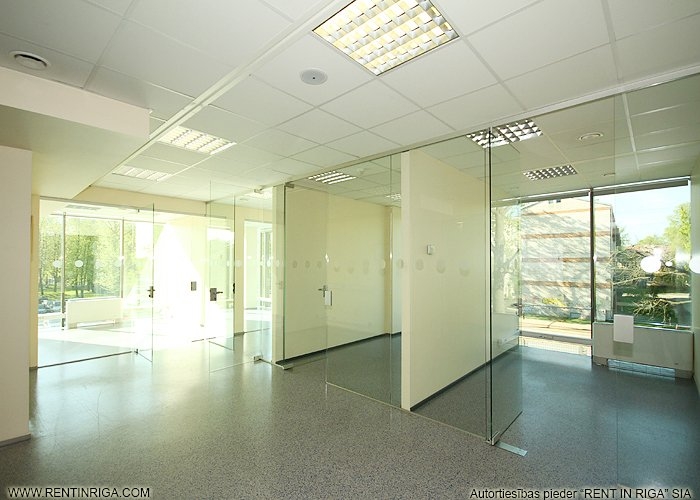 Sludinājumi. Iznomā biroju \'Valdo\' biznesa centrā Pārdaugavā.   + 5. stāvs; + Platība sastāv no atvērtas telpas, Cena: 836 EUR/mēn Foto #3