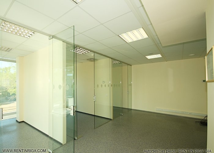 Sludinājumi. Iznomā biroju \'Valdo\' biznesa centrā Pārdaugavā.   + 5. stāvs; + Platība sastāv no atvērtas telpas, Cena: 836 EUR/mēn Foto #8