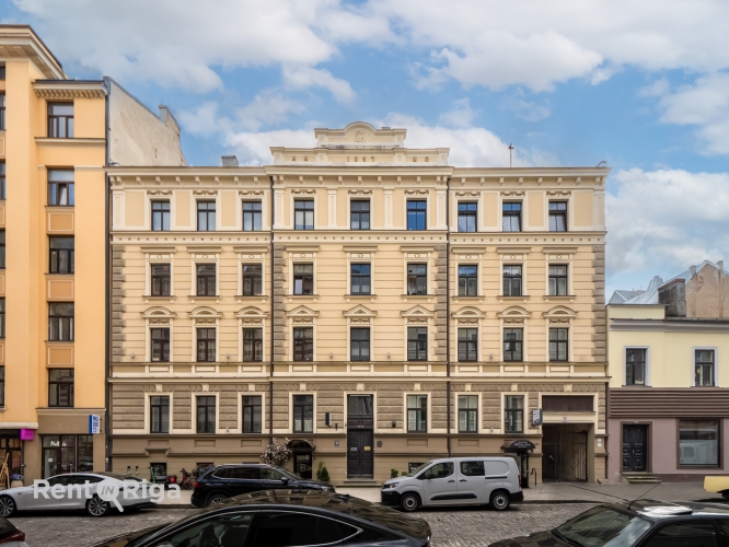 Sludinājumi. Tiek pārdots namīpašums ļoti labā atrašanās vietā - Rīgas centrā, Blaumaņa un Tērbatas ielu Cena: 3.4e+06 EUR Foto #1