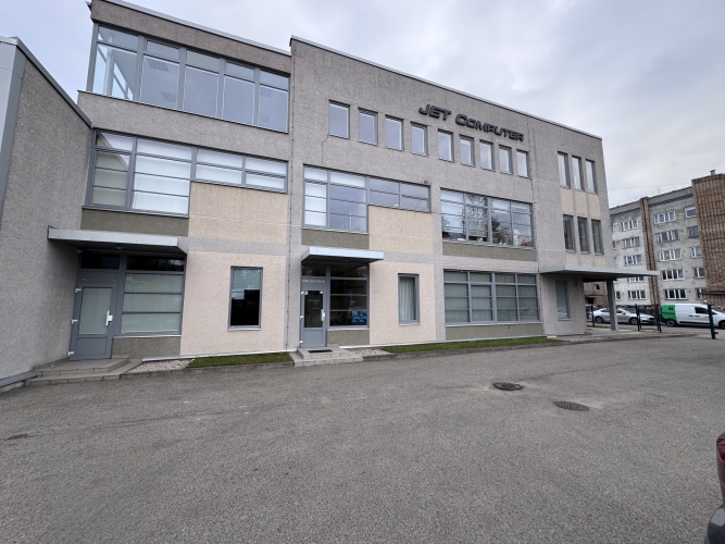 Sludinājumi. Birojs Dārzciemā.   + 3. stāvs; + Platība sastāv no atvērtas telpas, 2 kabinetiem. Wc koplietošanas Cena: 1020 EUR/mēn Foto #1