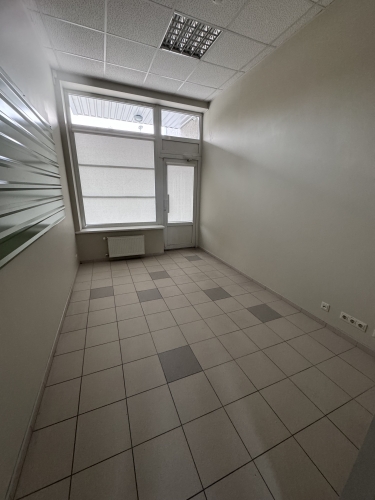 Sludinājumi. Birojs Dārzciemā.   + 3. stāvs; + Platība sastāv no atvērtas telpas, 2 kabinetiem. Wc koplietošanas Cena: 1020 EUR/mēn Foto #9