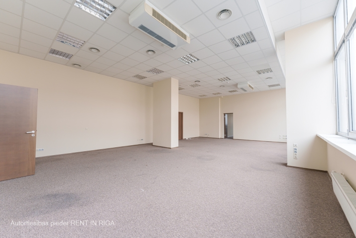 Sludinājumi. Biroja telpas kravu ostas terminālā \'Port Magnat\'  2. stāvā, ir lifts.  Birojs izvietots kravu Cena: 969 EUR/mēn Foto #3