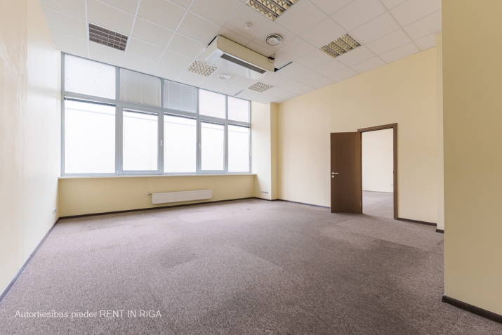 Sludinājumi. Bitoja telpas kravu ostas terminālā \'Port Magnat\'  2. stāvā, ir lifts.  Birojs izvietots kravu Cena: 1648 EUR/mēn Foto #5