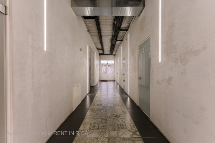 Sludinājumi. Multifunkcionāls komplekss izcilā stāvoklī.  Komplekss sastāv no sekojošām platībām:  * Apsildāmas Cena: 1.8e+06 EUR Foto #8