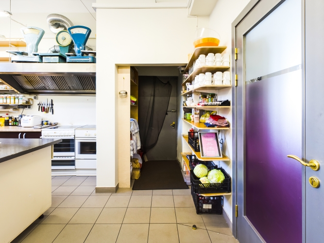 Объявление. Помещение кафе на улице Экспорта.  + 1 этаж с входом с фасада и витринами. + Вентиляция. + Прихожая Цена: 90000 EUR Foto #4