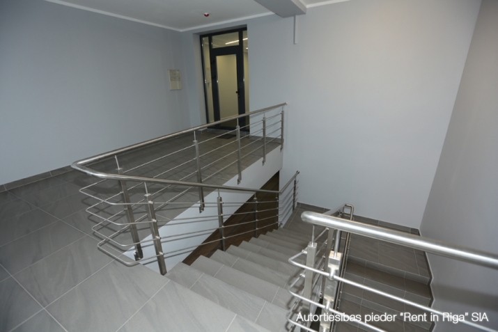 Sludinājumi. Svaigs birojs industriālajā parkā.  Fiksēta nomas maksa (iekļauta apkure, elektrība, Cena: 395 EUR/mēn Foto #7