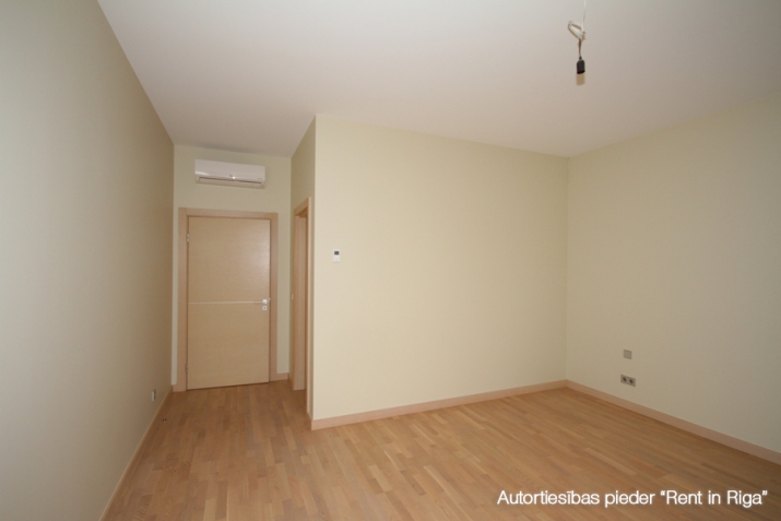 Sludinājumi. Moderns dzīvoklis jaunajā dzīvojamā kompleksā Bulduros. Klusa, mierīga apkārtne, svaigs jūras Cena: 490000 EUR Foto #9