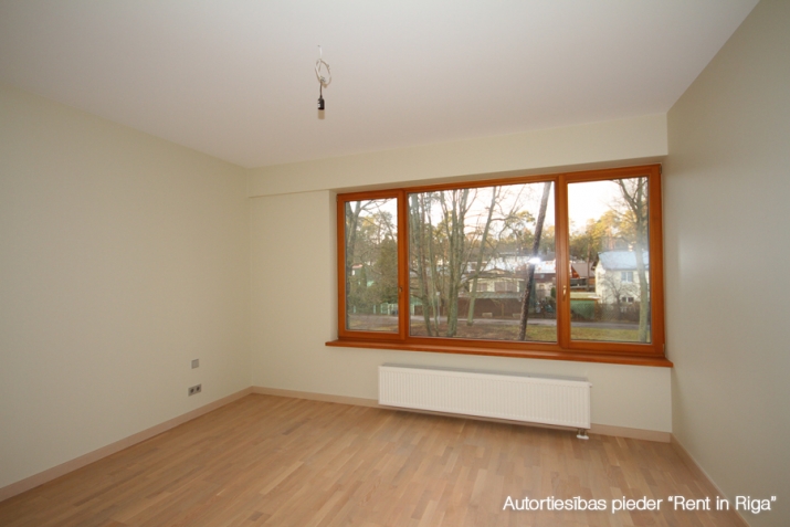 Sludinājumi. Moderns dzīvoklis jaunajā dzīvojamā kompleksā Bulduros. Klusa, mierīga apkārtne, svaigs jūras Cena: 490000 EUR Foto #7