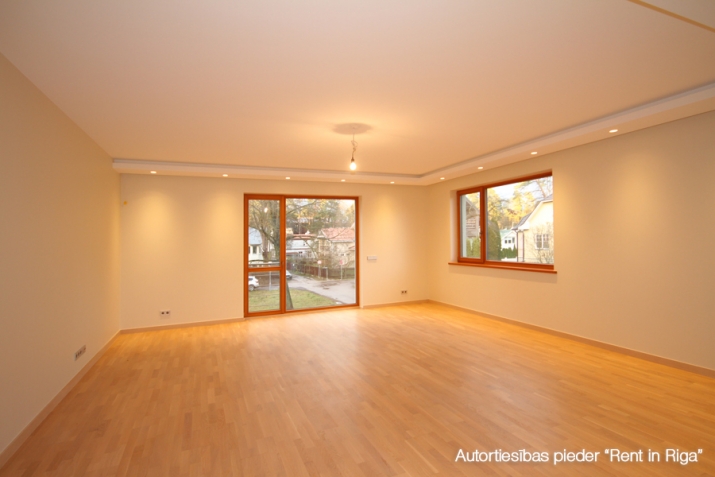 Sludinājumi. Moderns dzīvoklis jaunajā dzīvojamā kompleksā Bulduros. Klusa, mierīga apkārtne, svaigs jūras Cena: 490000 EUR Foto #2