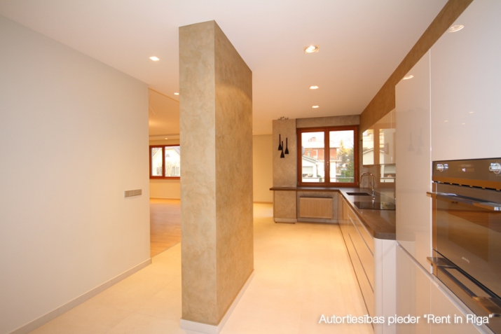 Sludinājumi. Moderns dzīvoklis jaunajā dzīvojamā kompleksā Bulduros. Klusa, mierīga apkārtne, svaigs jūras Cena: 490000 EUR Foto #5