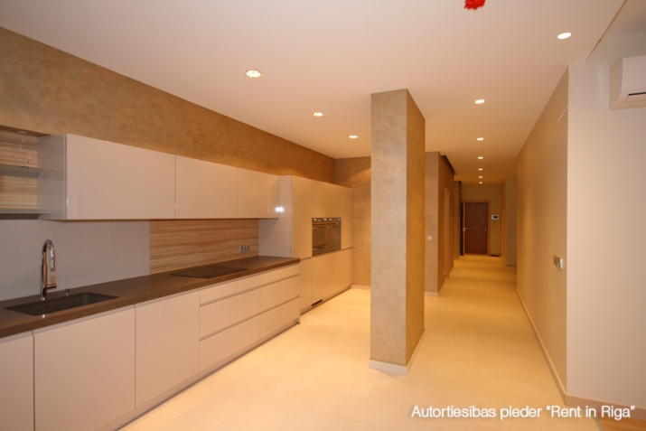 Sludinājumi. Moderns dzīvoklis jaunajā dzīvojamā kompleksā Bulduros. Klusa, mierīga apkārtne, svaigs jūras Cena: 490000 EUR Foto #3