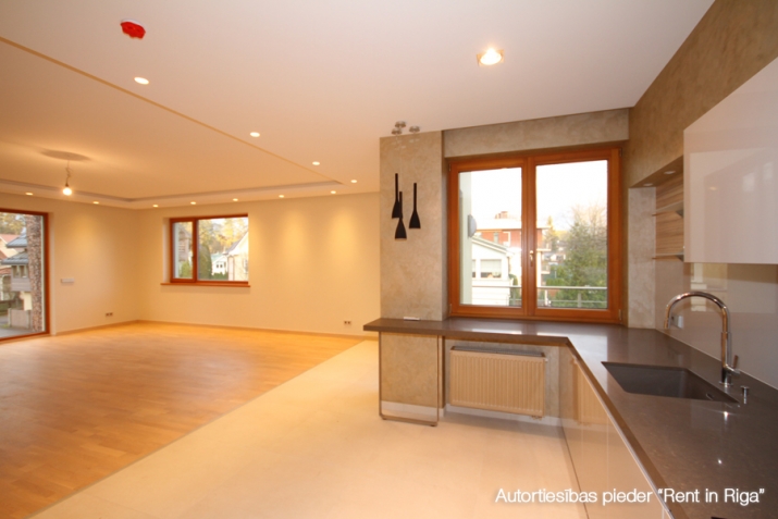 Sludinājumi. Moderns dzīvoklis jaunajā dzīvojamā kompleksā Bulduros. Klusa, mierīga apkārtne, svaigs jūras Cena: 490000 EUR Foto #6