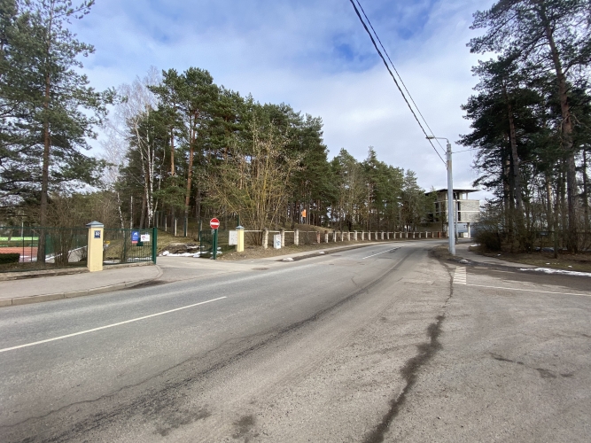 Sludinājumi. Zemes gabalu pie Ķīšezera. (nav krasta līnija).  Lokācija: Ezermalas un Brēmenes ielu krustojums. Cena: 2.33e+06 EUR Foto #3