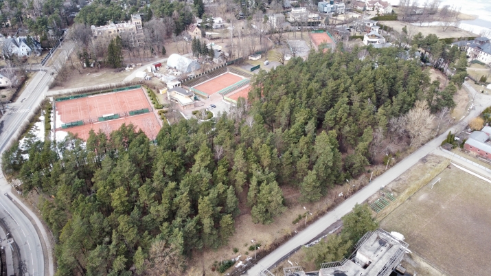 Sludinājumi. Zemes gabalu pie Ķīšezera. (nav krasta līnija).  Lokācija: Ezermalas un Brēmenes ielu krustojums. Cena: 2.33e+06 EUR Foto #1