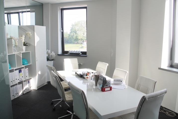 Sludinājumi. Energoefektīvs, kvalitatīvs un moderns birojs pie Ulmaņa gatves.  Lokācija: pavisam blakus Rīgas Cena: 2400 EUR/mēn Foto #3