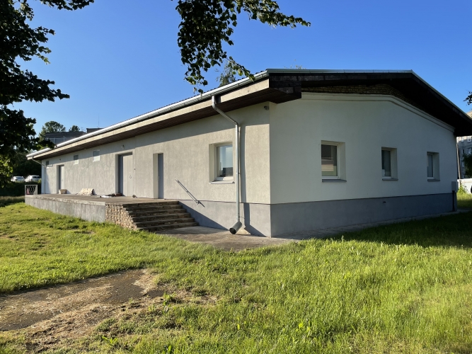 Sludinājumi. Pārdod komercobjektu ar piegulošo zemes gabalu!   Izdevīga investīcija ar iespēju būvēt daudzīvokļu Cena: 250000 EUR Foto #1