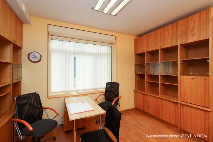 Sludinājumi. Tirdzniecības telpas Slokas ielā 13a, netālu no Slokas un Kalnciema ielu krustojuma.   + Aktīva Cena: 180000 EUR Foto #8