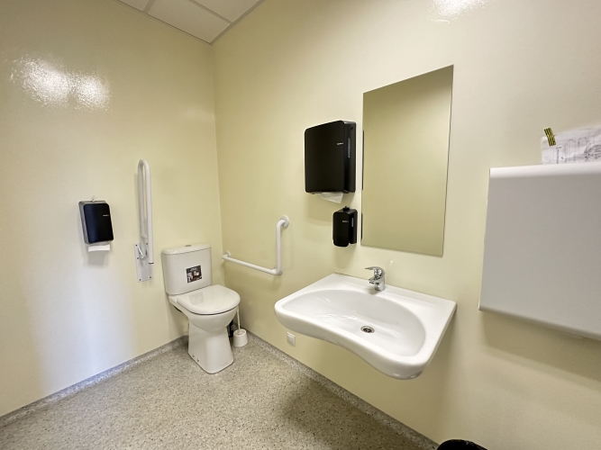 Sludinājumi. Iznomā telpas Čiekurkalnā.  Telpai ir medicīnas statuss. Pieejamas visas nepieciešamās Cena: 312 EUR/mēn Foto #4