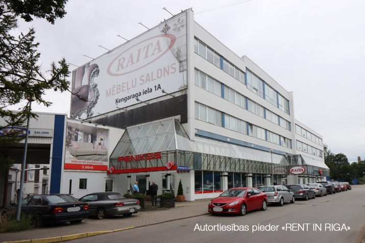 Sludinājumi. Piedāvājumā telpas Ķengaragā.  + 1. stāvs. + Lieli skatlogi. + Nomniekam iespēja izbūvēt savu ieeju Cena: 8000 EUR/mēn Foto #1