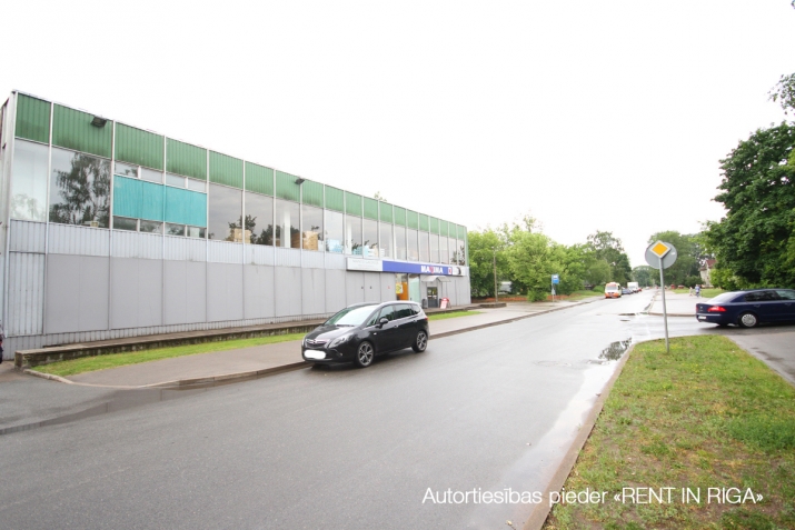 Sludinājumi. Iznomā tirdzniecības telpas Pļavniekos Lubānas un  Piedrujas ielu rajonā.  Telpas atrodas Cena: 230 EUR/mēn Foto #8
