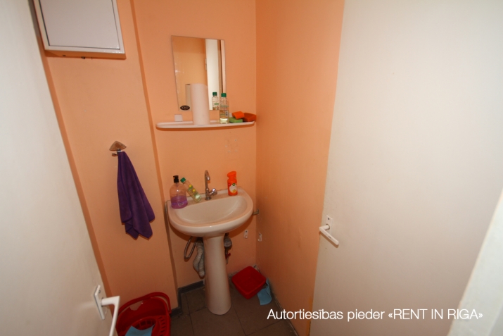 Sludinājumi. Iznomā tirdzniecības telpas Pļavniekos Lubānas un  Piedrujas ielu rajonā.  Telpas atrodas Cena: 230 EUR/mēn Foto #6